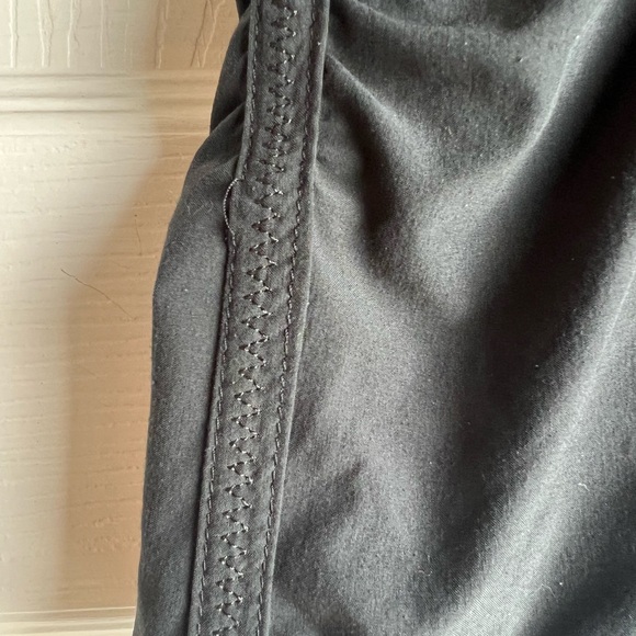 Lululemon rare black skirt size 6 - Picture 4 of 12